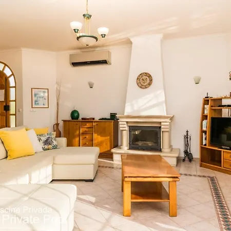 Akivillas Golden Villa *