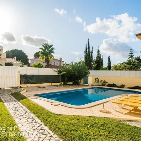 Akivillas Golden Villa *