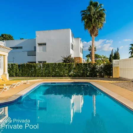 Akivillas Golden Villa *