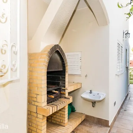 Akivillas Golden Villa *
